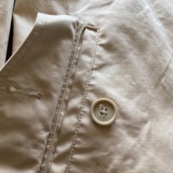 GAP Khaki Trench Coat in Size Medium - Picture 6 of 9